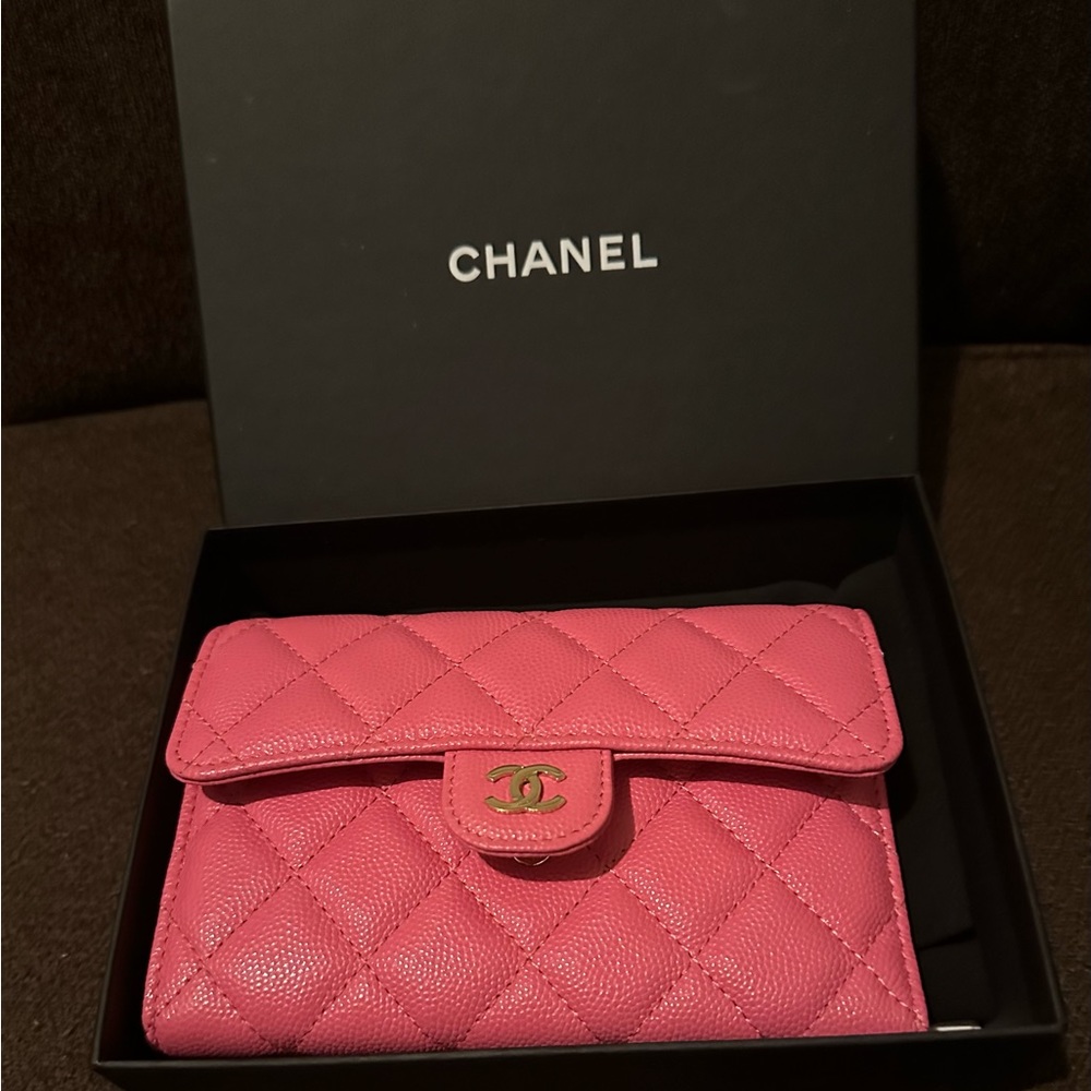 BRAND NEW WITH TAGS CHANEL medium flap caviar leather wallet. Box, card included